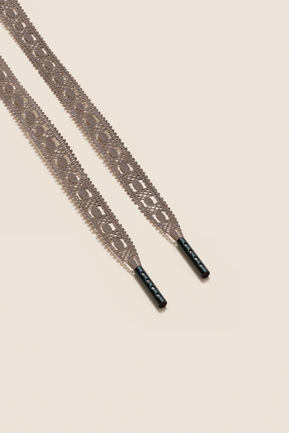 Senkels Night Grey Crochet Shoelaces with Black Matte Aglets