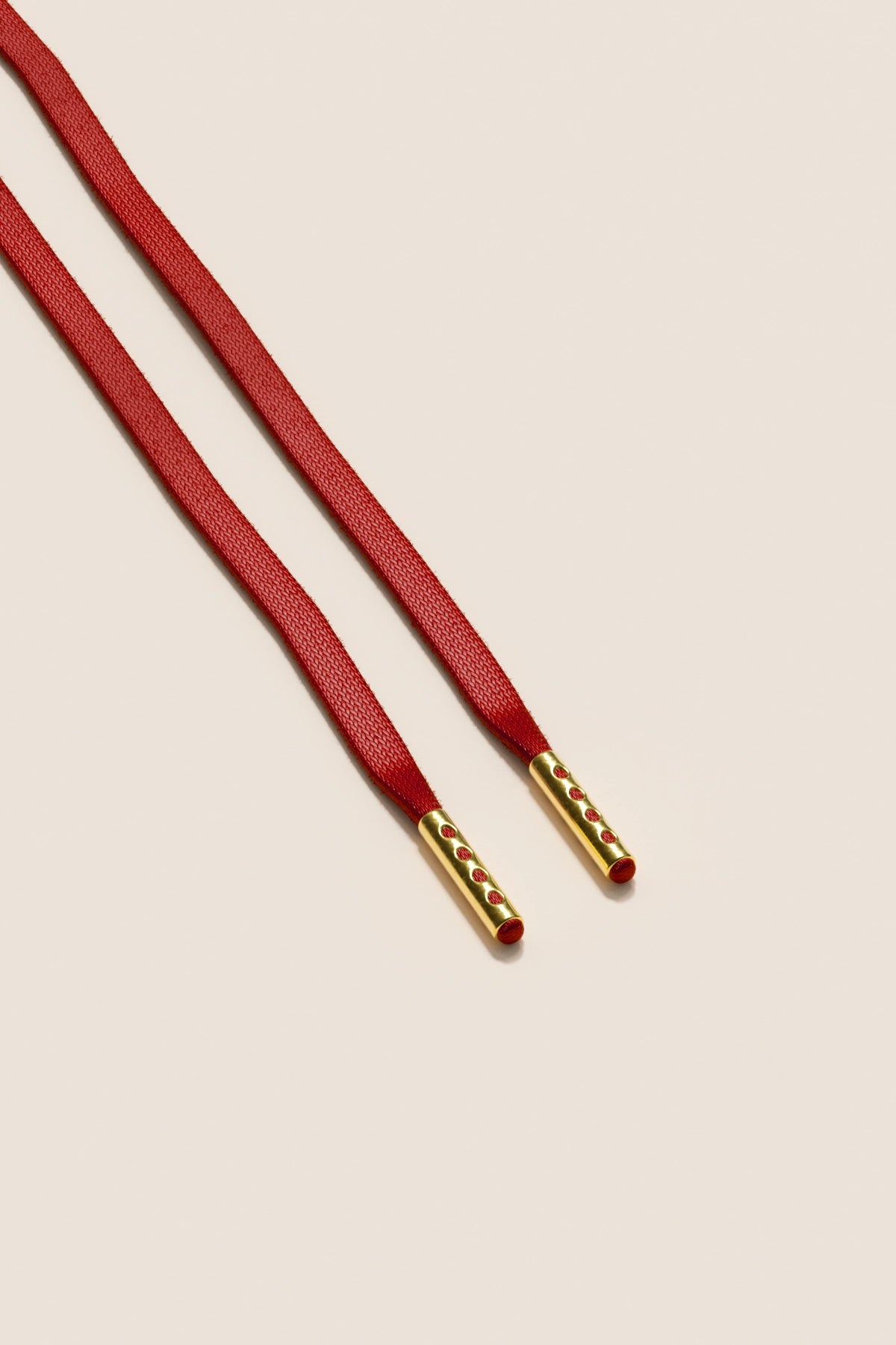 Senkels Cherry 3mm Flat Waxed Shoelaces with Gold Aglets