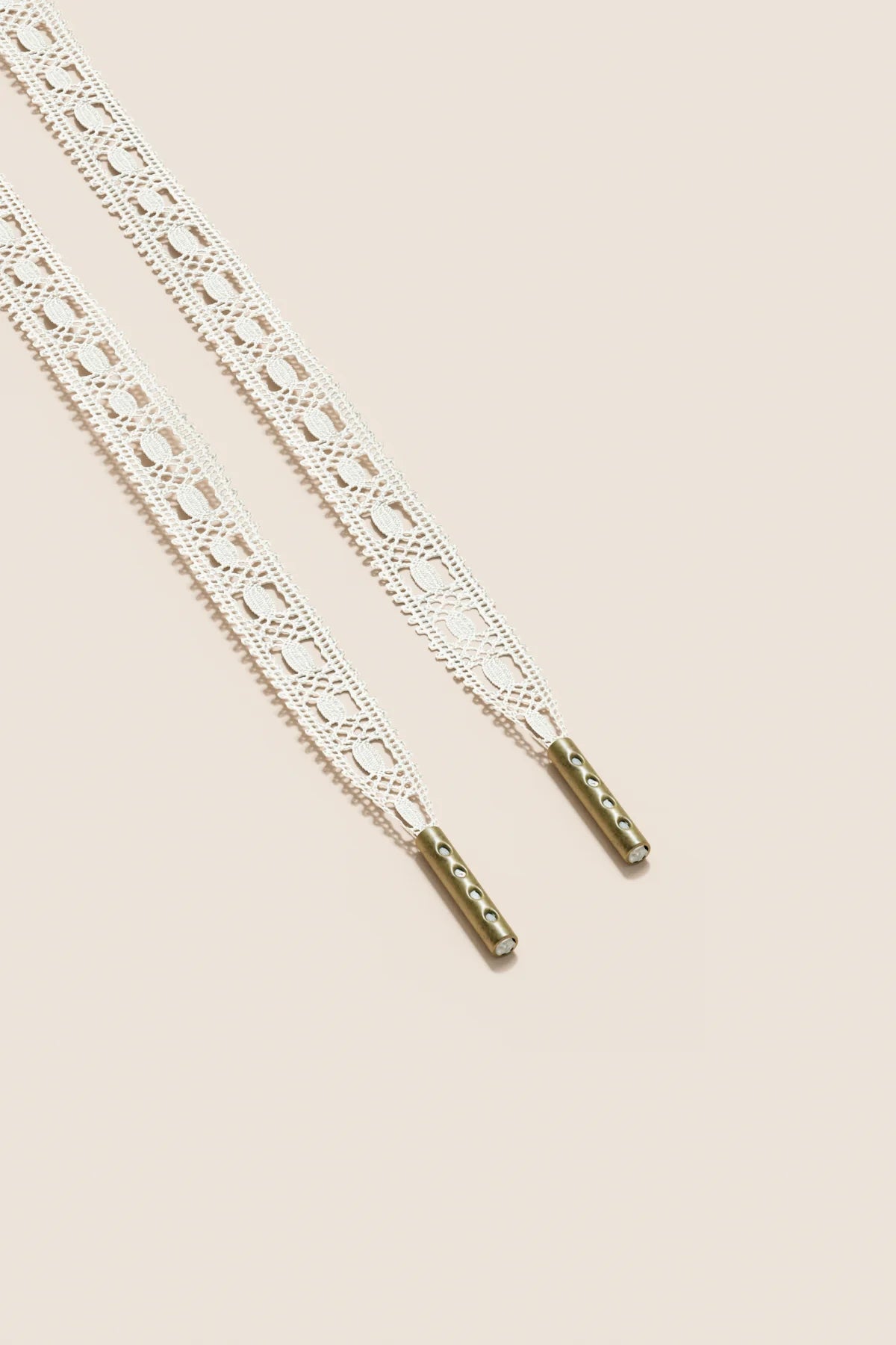 Senkels Cream Crochet Shoelaces with Brass Aglets