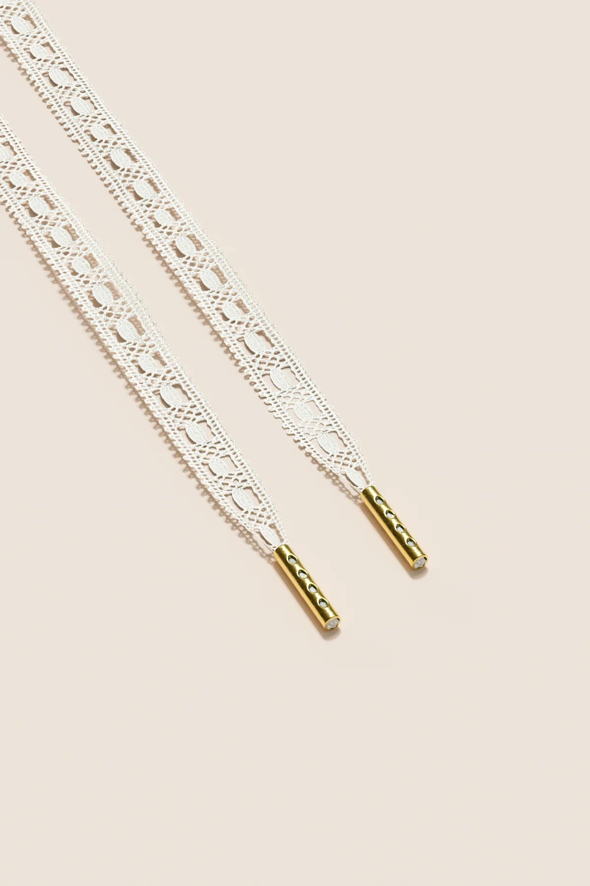 Senkels Cream Crochet Shoelaces with Gold Aglets